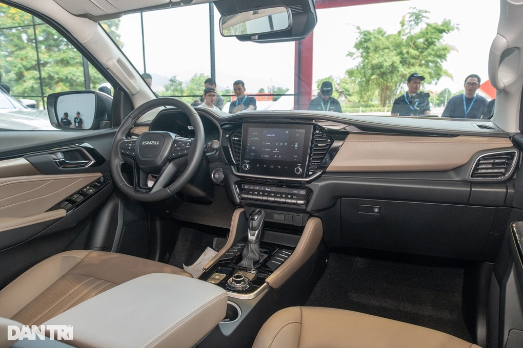 Isuzu mu-X 2025 thiếu những trang bị gì so với xe tại thị trường quốc tế? - 4 Isuzu mu-X 2025 thiếu những trang bị gì so với xe tại thị trường quốc tế? - 4