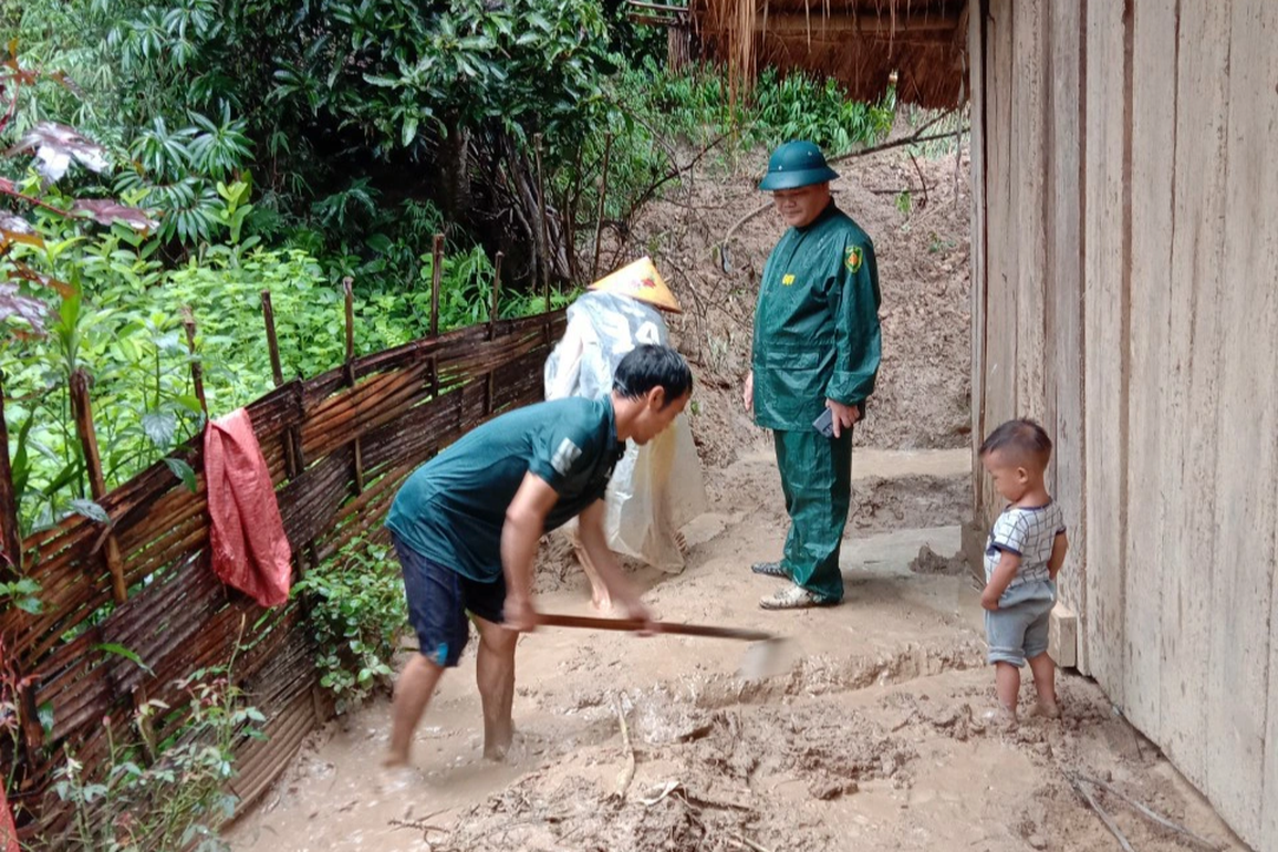 Mưa lớn, Thanh Hóa sơ tán khẩn cấp hơn 100 hộ dân - 2 Mưa lớn, Thanh Hóa sơ tán khẩn cấp hơn 100 hộ dân - 2