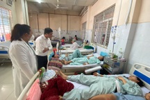 Số người nhập viện sau khi ăn bánh mì ở Đồng Nai tăng lên 447 ca