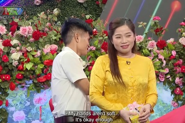 Lần đầu gặp, người đàn ông Hà Tĩnh đấm lưng cho bà mẹ đơn thân