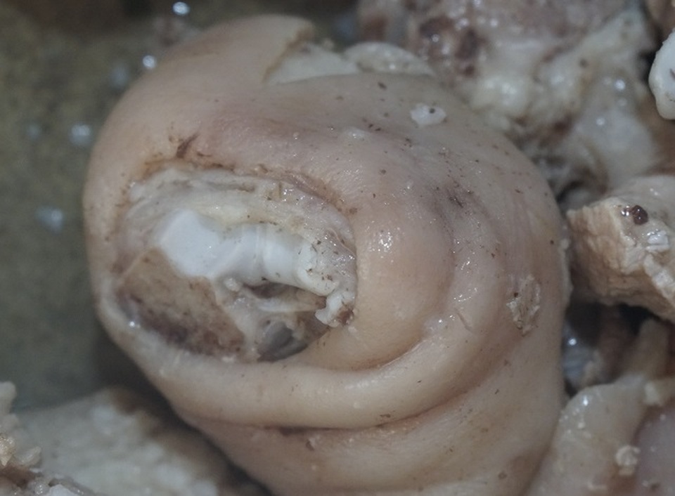 Quán cháo giò lạ lùng: Ngày bán 2 tiếng, khách xếp hàng chờ mua - 3 Quán cháo giò lạ lùng: Ngày bán 2 tiếng, khách xếp hàng chờ mua - 3