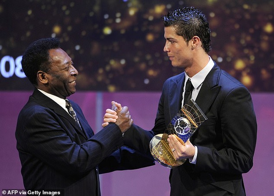 C.Ronaldo gửi tâm thư sau khi xô đổ kỷ lục ghi bàn của Pele - 3 C.Ronaldo gửi tâm thư sau khi xô đổ kỷ lục ghi bàn của Pele - 3