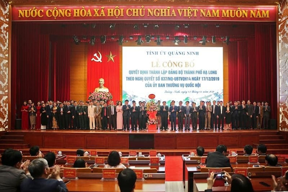 Thành lập Đảng bộ TP Hạ Long mới trên cơ sở sáp nhập Hoành Bồ - Hạ Long - 1 Thành lập Đảng bộ TP Hạ Long mới trên cơ sở sáp nhập Hoành Bồ - Hạ Long - 1