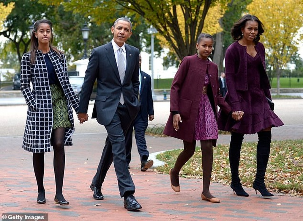 Vợ chồng cựu Tổng thống Mỹ Barack Obama từng cãi vã về việc để mặc con khóc - 2 Vợ chồng cựu Tổng thống Mỹ Barack Obama từng cãi vã về việc để mặc con khóc - 2