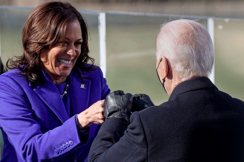 Bà Harris lần đầu dùng phiếu quyền lực giúp ông Biden đạt bước tiến lớn