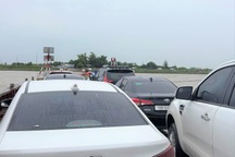 Thông xe cầu phao Ninh Cường sau bão số 3