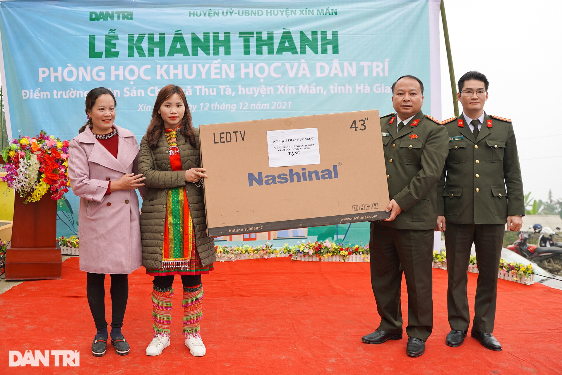 Khánh thành phòng học Dân trí thứ 41 tại điểm trường bản Sán Chải - 12 Khánh thành phòng học Dân trí thứ 41 tại điểm trường bản Sán Chải - 12