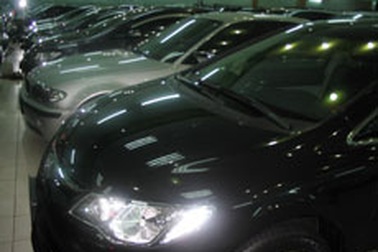 Thị trường “miễn nhiễm” trước tin tăng phí trước bạ