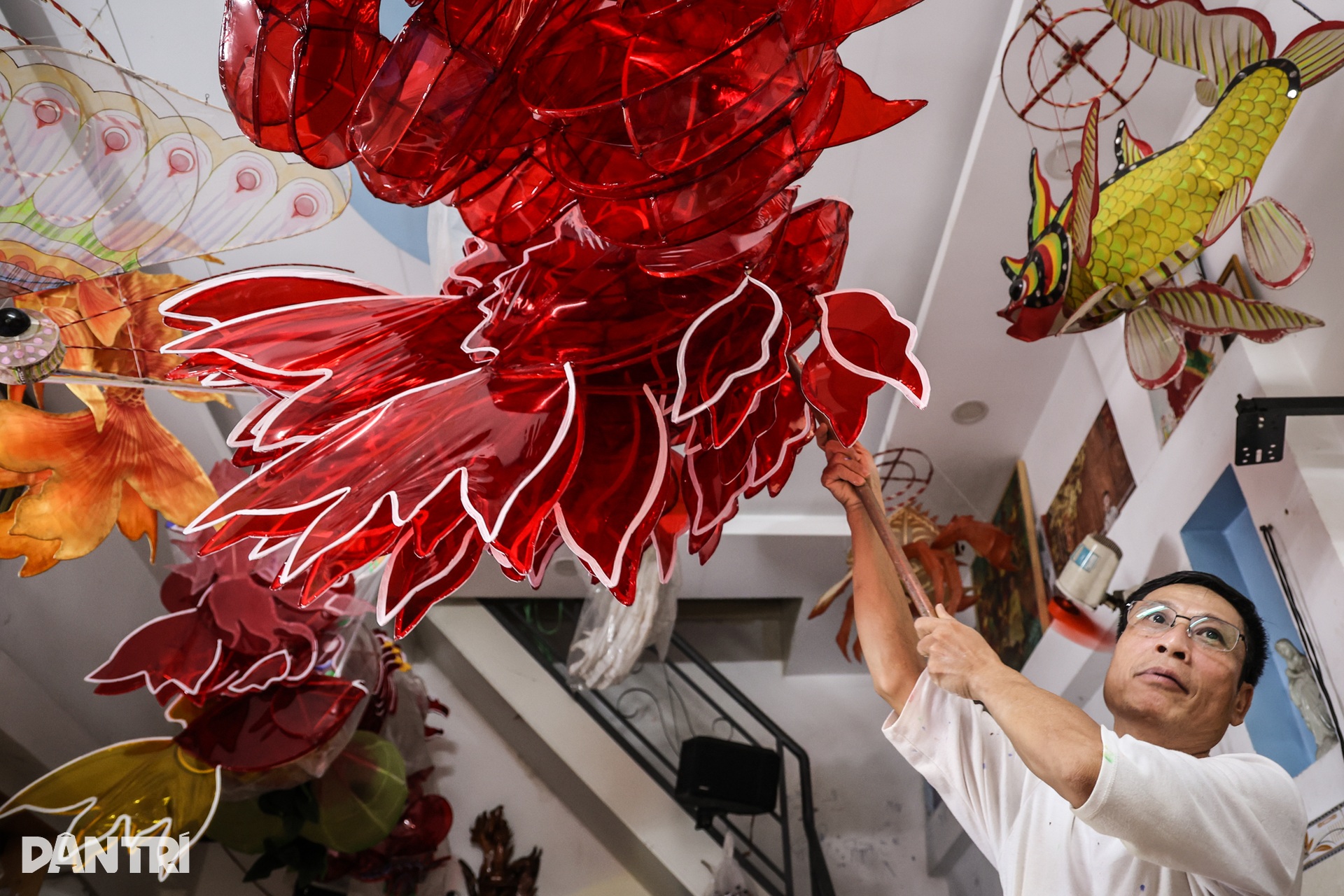 Người níu giữ, kẻ dần buông tay ở xóm lồng đèn hơn nửa thế kỷ tại TPHCM - 4