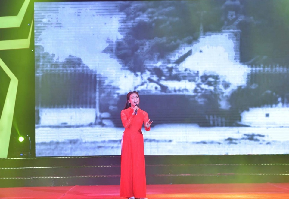 Phạm Phương Thảo, Vũ Thắng Lợi lắng đọng khi hát về người lính - 7 Phạm Phương Thảo, Vũ Thắng Lợi lắng đọng khi hát về người lính - 7