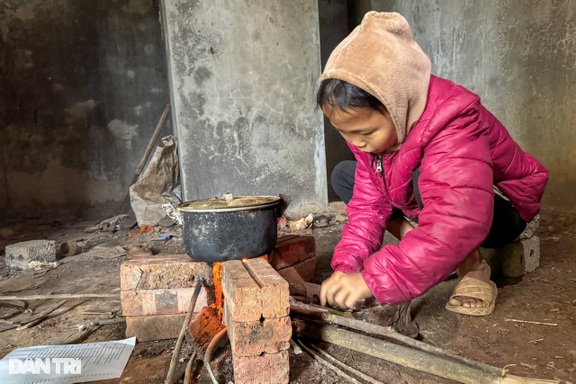 "Con ước không phải ăn cơm với lá sắn nữa, 2 bố con được đến bệnh viện"