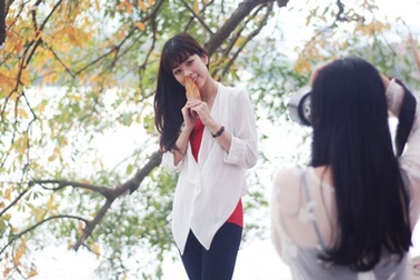 Lộc vừng thay lá “hớp hồn” giới trẻ Hà Thành