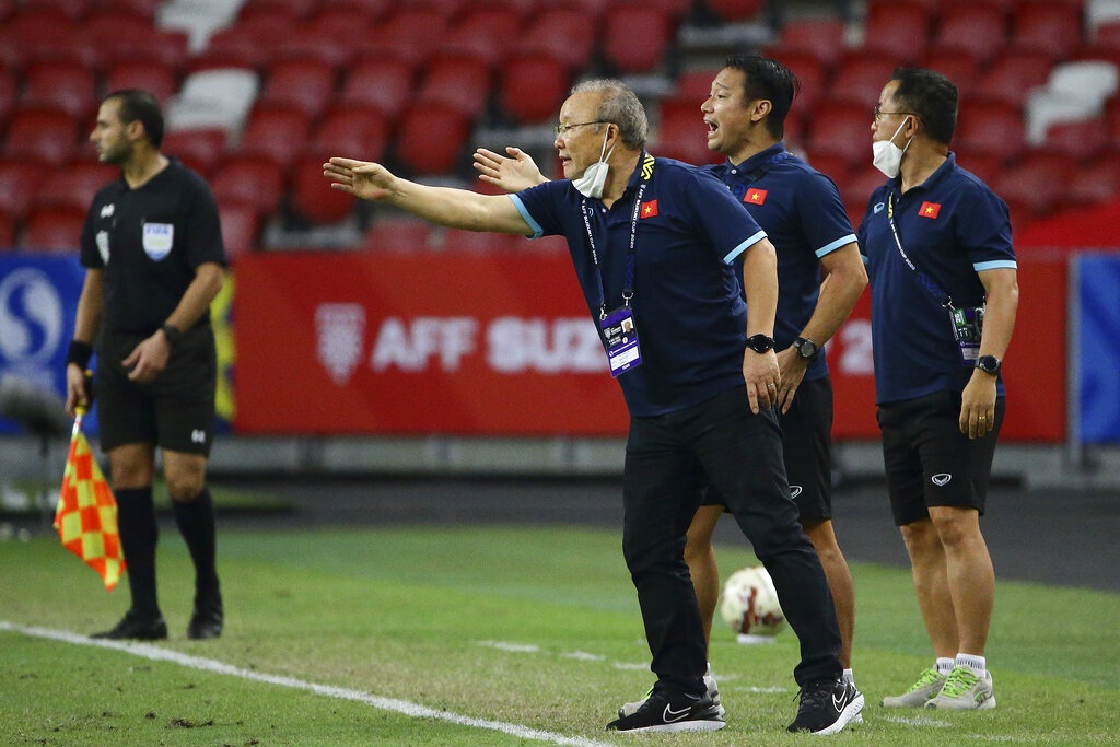 HLV Steve Darby: Tuyển Việt Nam dự AFF Cup với sự mệt mỏi, thiếu sáng tạo - 8 HLV Steve Darby: Tuyển Việt Nam dự AFF Cup với sự mệt mỏi, thiếu sáng tạo - 8