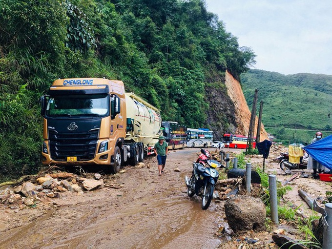 Khu du lịch Cát Cát Sa Pa tan hoang sau lũ quét - Ảnh 5.