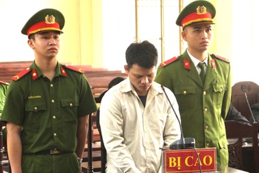 Nhớ lại mâu thuẫn 7 năm trước, thanh niên chém bạn nhậu tử vong