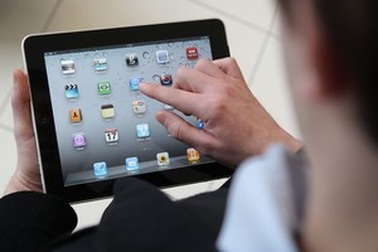 Đau lòng thiếu niên tự sát vì bị cha mẹ tịch thu iPad