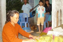 "Trong tượng thạch cao có hài cốt em tôi"