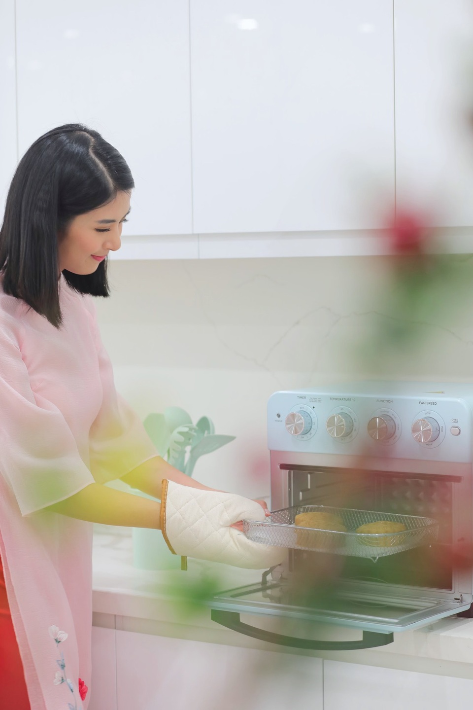 Hoa hậu Ngọc Hân hướng dẫn làm bánh Trung thu bất bại mà đơn giản vô cùng - 3 Hoa hậu Ngọc Hân hướng dẫn làm bánh Trung thu bất bại mà đơn giản vô cùng - 3