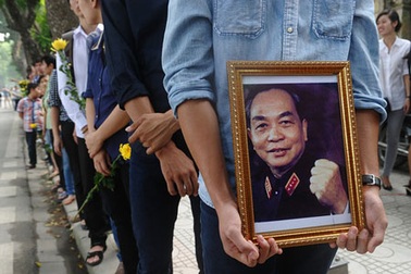 Thượng nghị sỹ Mỹ John McCain kể về 2 lần gặp Tướng Giáp