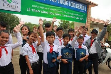 Học bổng cô giáo Nhế: 13 năm nâng bước em đến trường