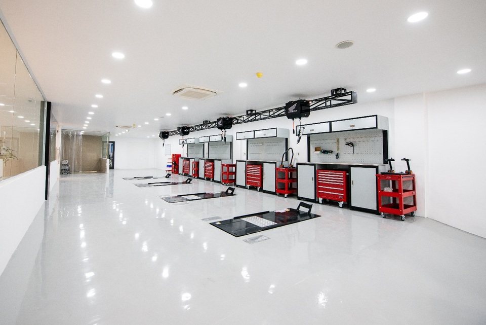 Ra mắt showroom xe Honda phân khối lớn đầu tiên tại miền Bắc - 3 Ra mắt showroom xe Honda phân khối lớn đầu tiên tại miền Bắc - 3