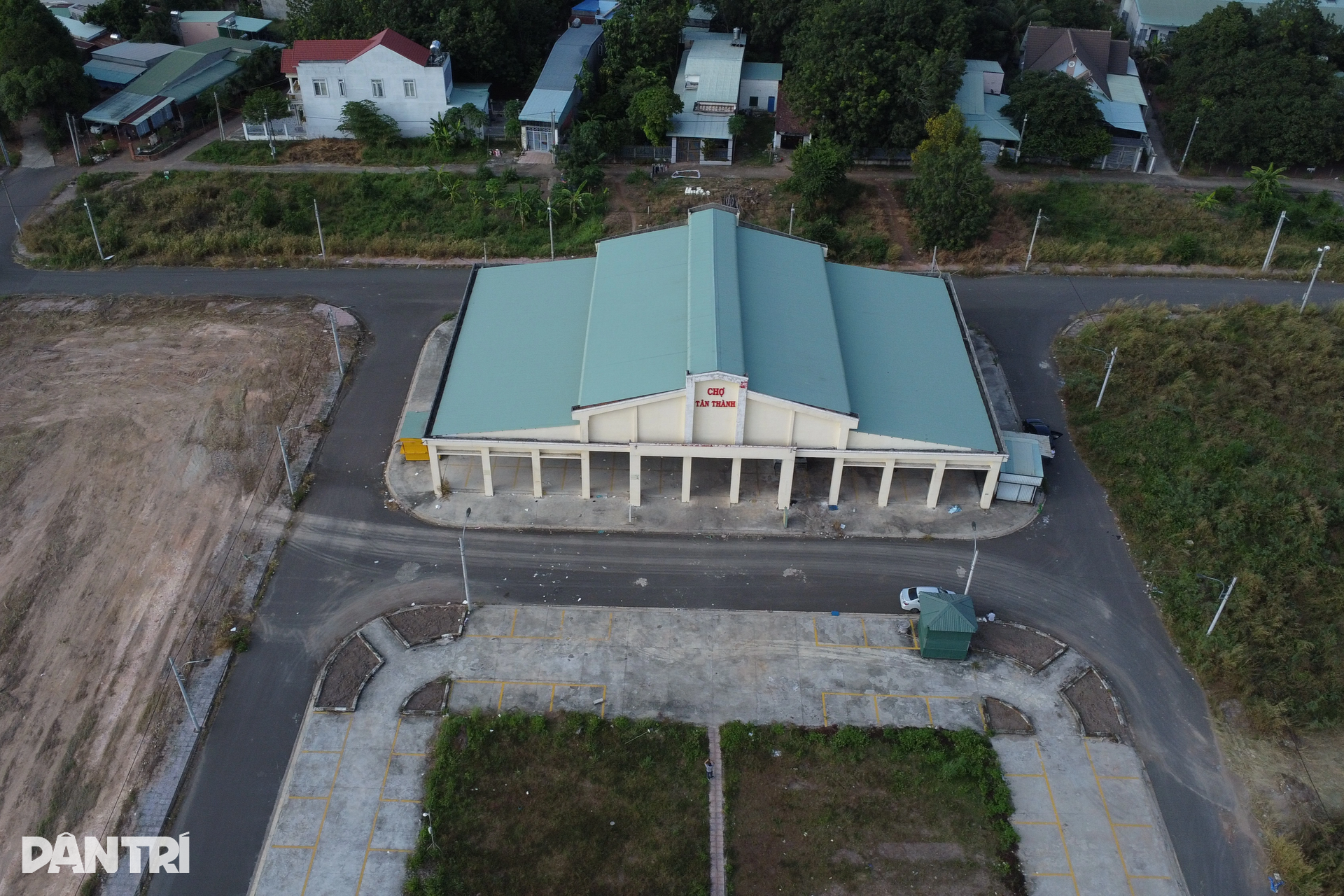 Chợ tiền tỷ bỏ hoang sau hơn 1 năm khánh thành - 2 Chợ tiền tỷ bỏ hoang sau hơn 1 năm khánh thành - 2