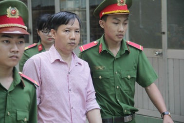 Ông “trùm” buôn lậu trốn truy nã rồi bị tâm thần