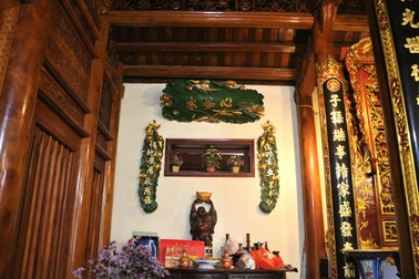 Căn nhà giả cổ "ngốn" tiền tỷ của lão nông làng miến Cự Đà