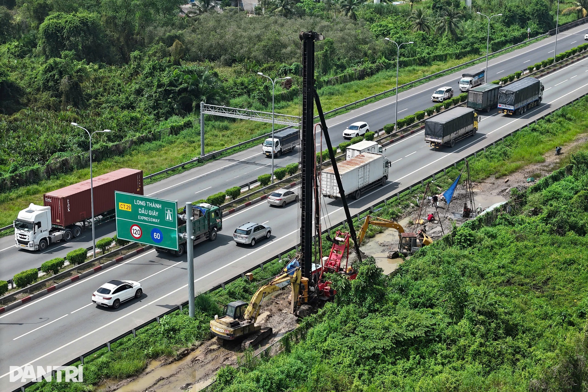 Cảnh đối lập tại dự án mở rộng cao tốc TPHCM - Long Thành - 10 Cảnh đối lập tại dự án mở rộng cao tốc TPHCM - Long Thành - 10