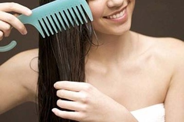 Dùng lược đúng cách giúp phòng bệnh