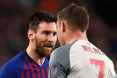 Ngôi sao Liverpool tố bị Messi gọi là “con lừa”