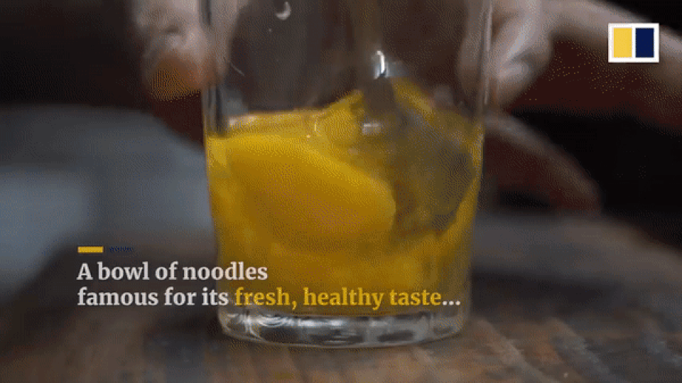 Món mì kỳ lạ như bãi nôn hút khách suốt hơn nửa thế kỷ - 2 Món mì kỳ lạ như bãi nôn hút khách suốt hơn nửa thế kỷ - 2