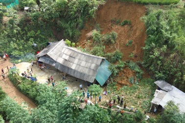 Một phụ nữ bị đất đá vùi lấp tử vong khi đang ngủ trưa