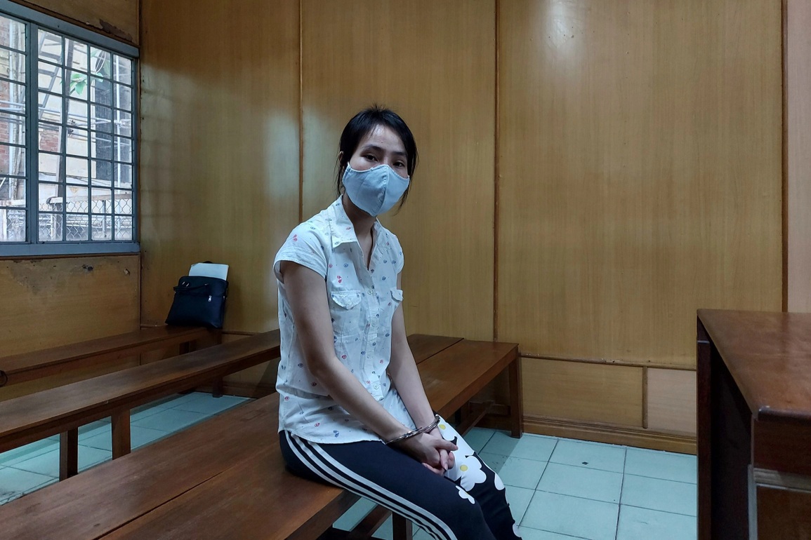 Mang bom tự chế cướp ngân hàng: Nữ quái muốn vào tù, tạo sự việc ấn tượng - 1 Mang bom tự chế cướp ngân hàng: Nữ quái muốn vào tù, tạo sự việc ấn tượng - 1