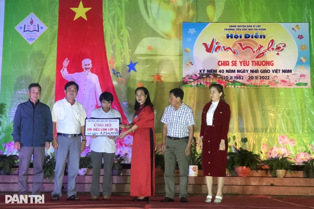 Lễ tri ân đặc biệt, thầy cô kêu gọi không tặng hoa, quà - 3 Lễ tri ân đặc biệt, thầy cô kêu gọi không tặng hoa, quà - 3