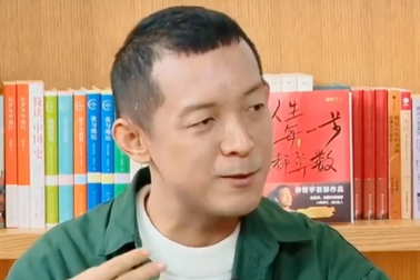 Thiên tài toán học đi tu 12 năm bất ngờ cưới vợ và sống đời thường