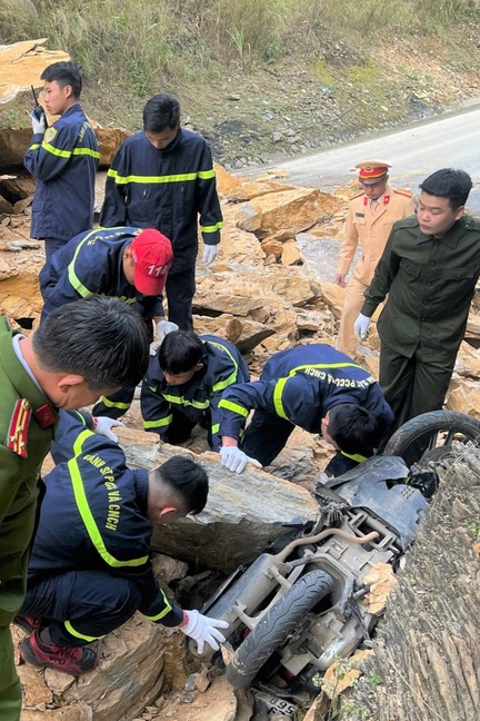 Hiện trường vụ sạt lở quốc lộ 6 vùi lấp 3 người tử vong, 2 người bị thương