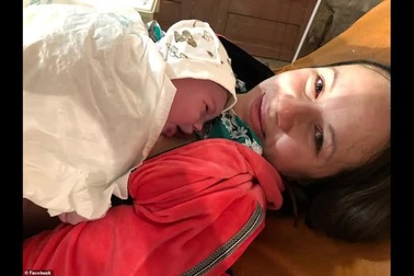 Sản phụ Ukraine sinh con ở hầm trú bom trong hệ thống tàu điện ngầm