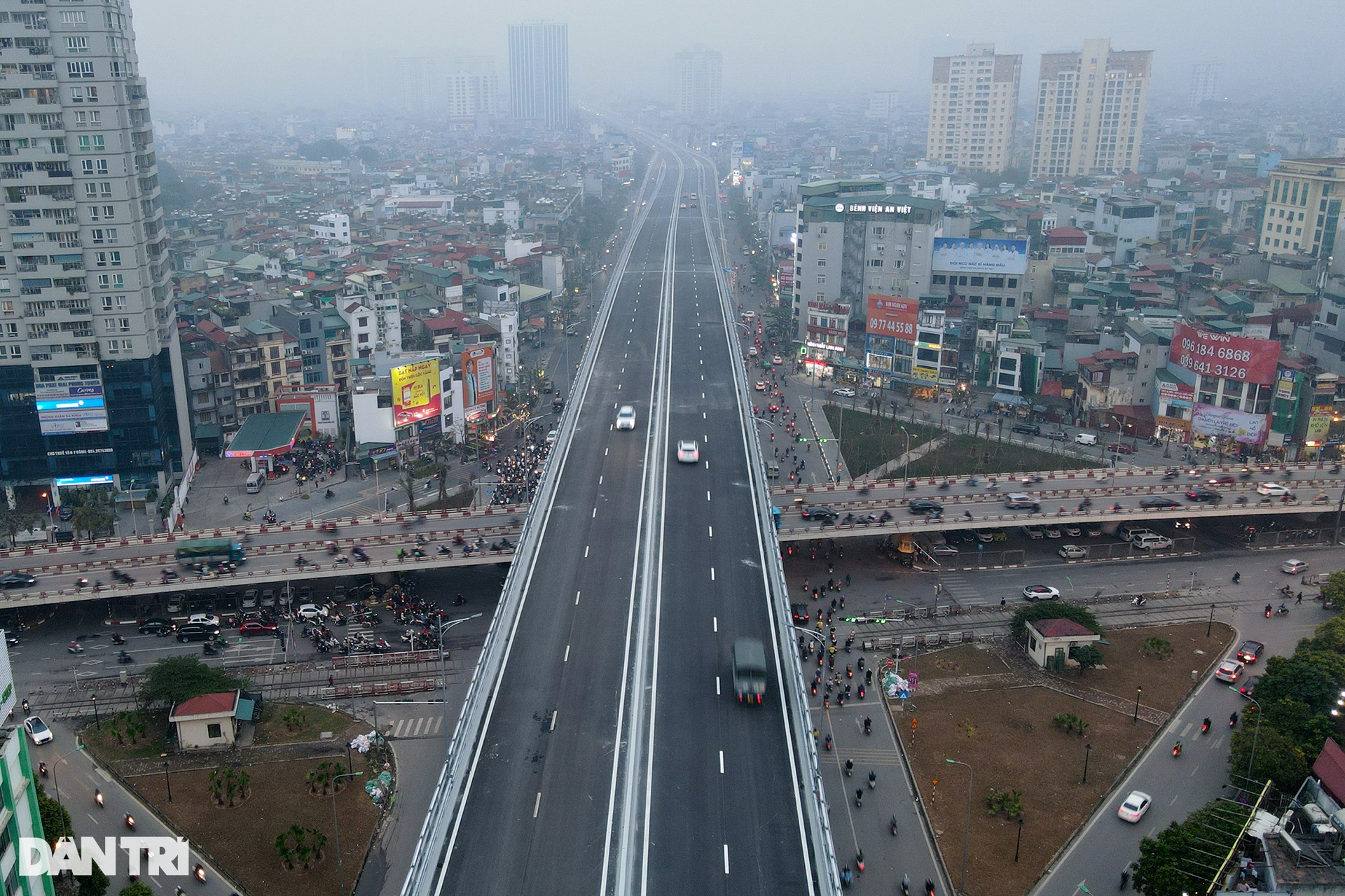 Đường vành đai 2 trên cao ùn tắc dài gần 3km từ Ngã Tư Vọng về Ngã Tư Sở - 11 Đường vành đai 2 trên cao ùn tắc dài gần 3km từ Ngã Tư Vọng về Ngã Tư Sở - 11