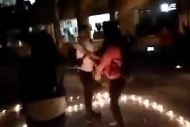 Xôn xao màn tỏ tình hụt giữa kí túc xá ĐH Bách khoa HN