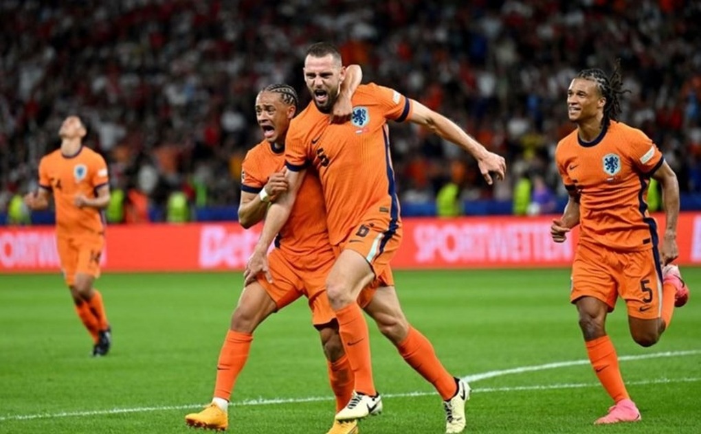 Tuyển Hà Lan gặp sự cố bất ngờ, HLV Koeman phải hủy họp báo - 1 Tuyển Hà Lan gặp sự cố bất ngờ, HLV Koeman phải hủy họp báo - 1
