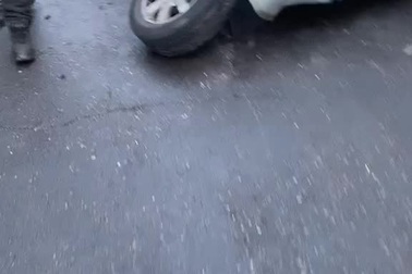 Bật cười với chiếc xe "tàn nhưng không phế"