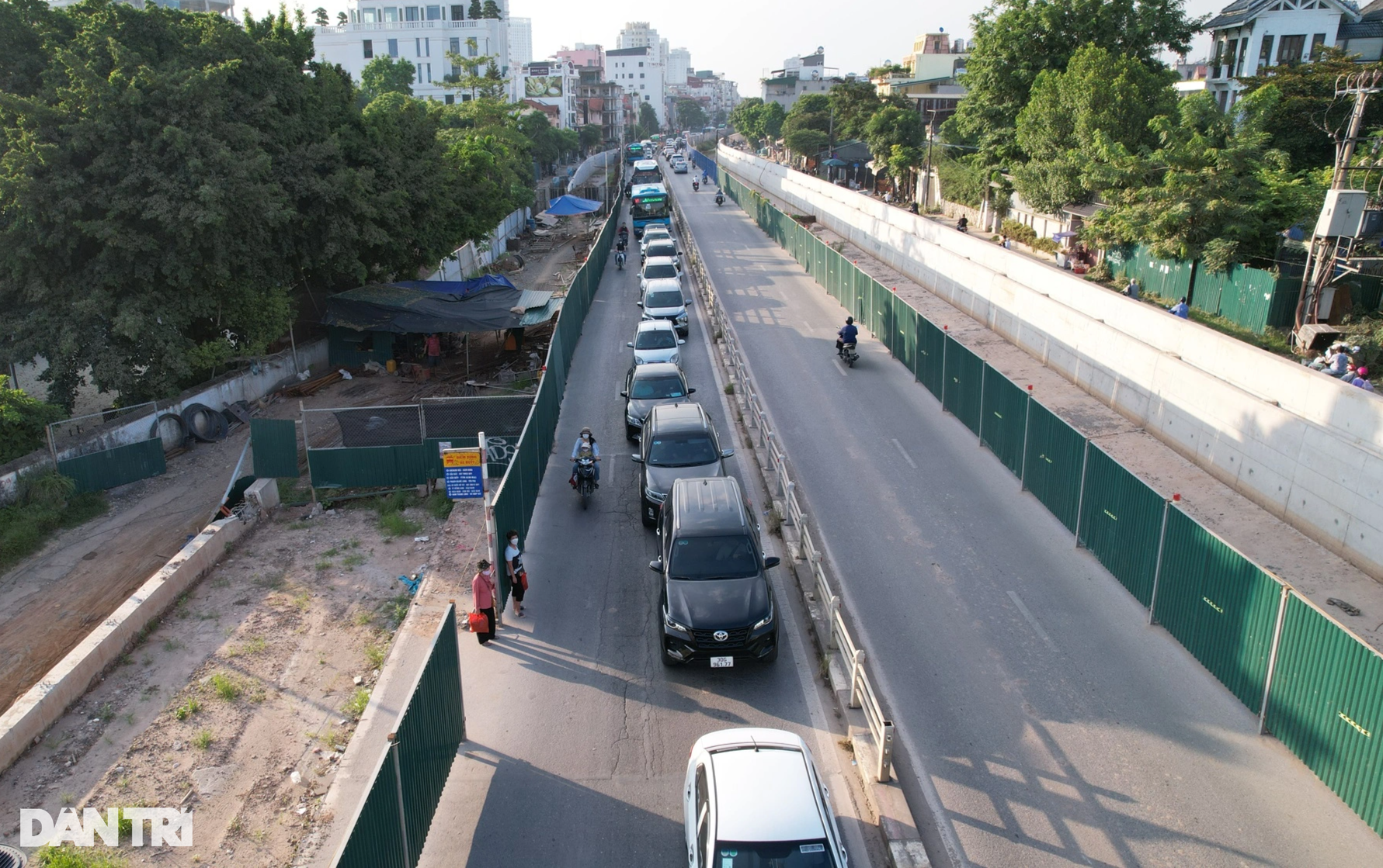 Tai nạn chết người trên con đường quây tôn suốt nhiều năm - 1 Tai nạn chết người trên con đường quây tôn suốt nhiều năm - 1