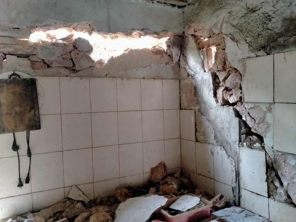 Trận động đất khiến Hà Nội rung lắc: Hàng trăm ngôi nhà nứt toác ở Sơn La - 4 Trận động đất khiến Hà Nội rung lắc: Hàng trăm ngôi nhà nứt toác ở Sơn La - 4