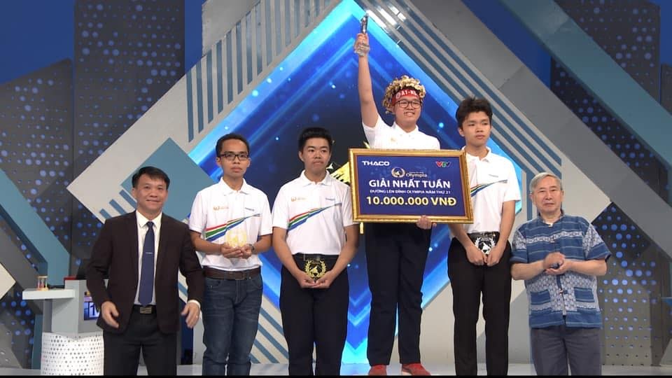 Nam sinh Hà Nội chạm mốc kỷ lục điểm tuyệt đối phần thi Tăng tốc Olympia - 2 Nam sinh Hà Nội chạm mốc kỷ lục điểm tuyệt đối phần thi Tăng tốc Olympia - 2