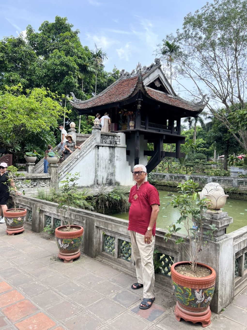 Vợ chồng bán cơm tấm Sài Gòn chi 100 triệu đồng xuyên Việt cùng con cháu - 7 Vợ chồng bán cơm tấm Sài Gòn chi 100 triệu đồng xuyên Việt cùng con cháu - 7