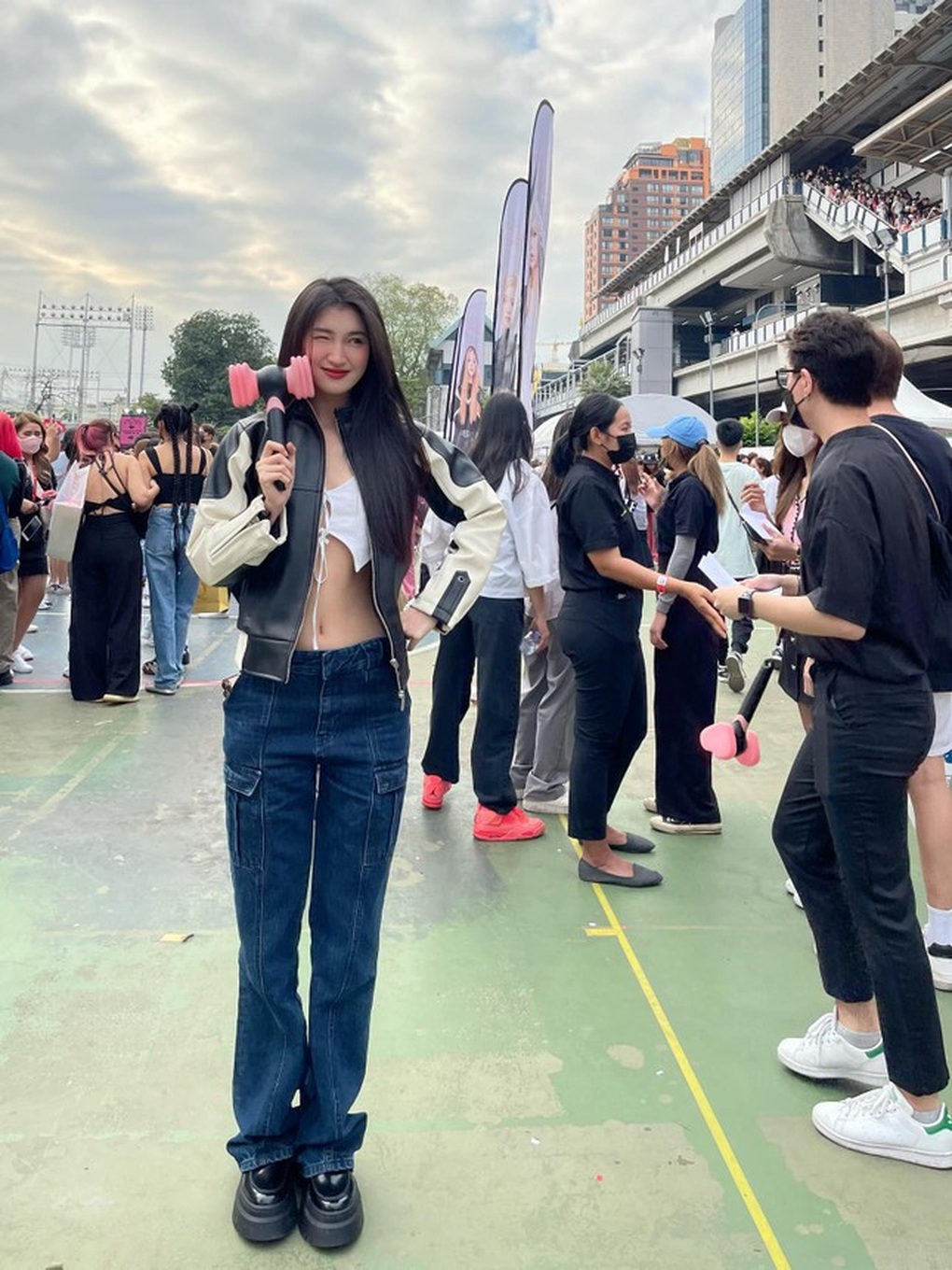 Diện đồ sành điệu như sao Việt khi đi xem show Blackpink - 5 Diện đồ sành điệu như sao Việt khi đi xem show Blackpink - 5