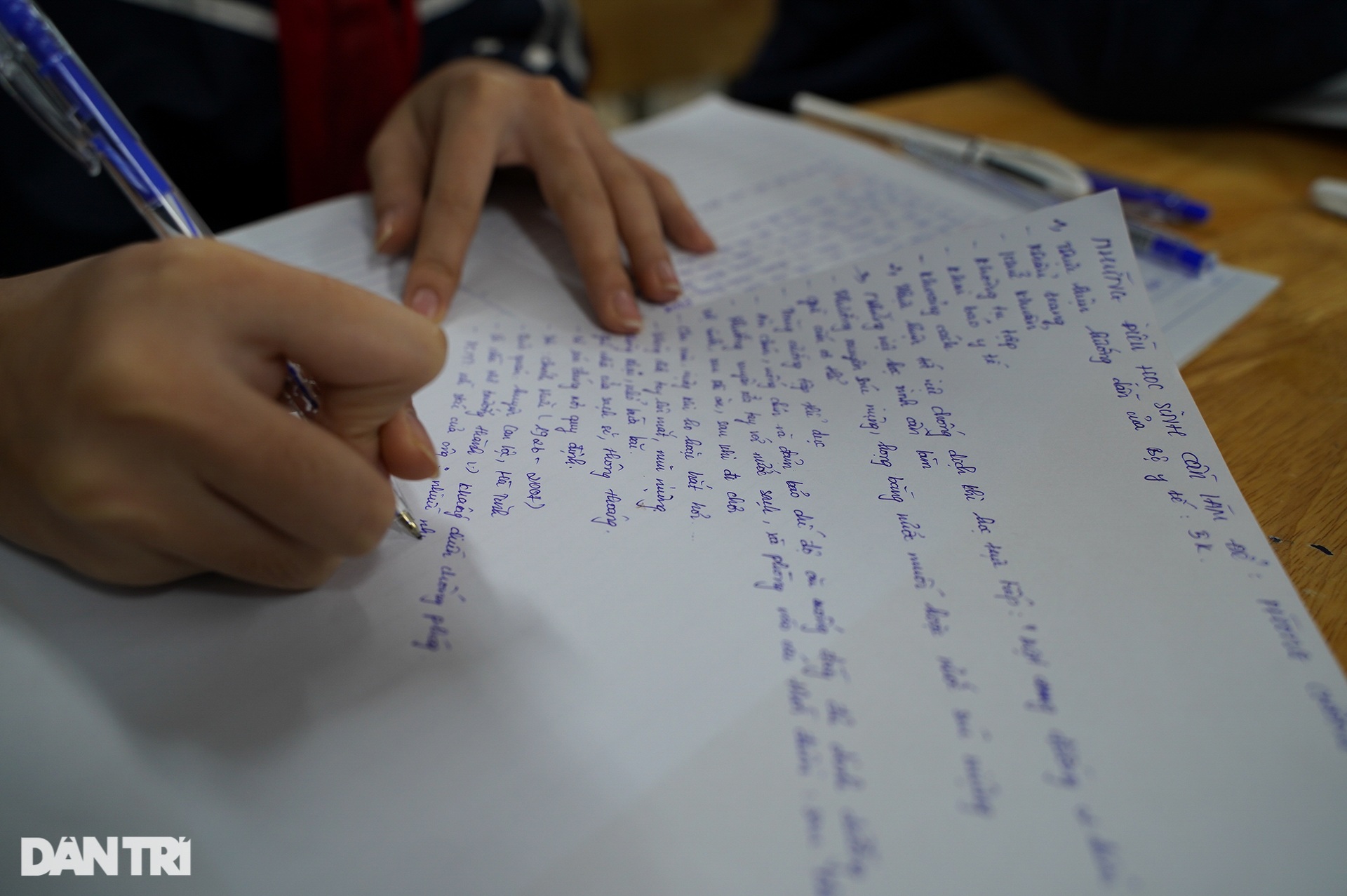 Học sinh lớp 9 của 17 huyện, thị xã ở Hà Nội đồng loạt trở lại trường học - 5 Học sinh lớp 9 của 17 huyện, thị xã ở Hà Nội đồng loạt trở lại trường học - 5