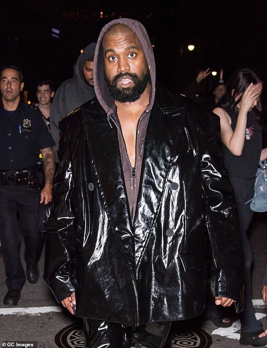 Kanye West tố Kim Kardashian hủy hoại các con, đẩy mâu thuẫn lên cao - 2 Kanye West tố Kim Kardashian hủy hoại các con, đẩy mâu thuẫn lên cao - 2