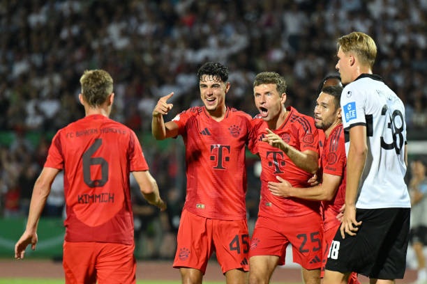 Thomas Muller tỏa sáng, Bayern Munich giành chiến thắng đậm - 1